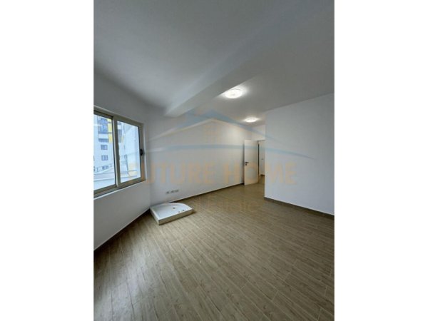 Shitet, Apartament 2+1, Yzberisht. UNA38809