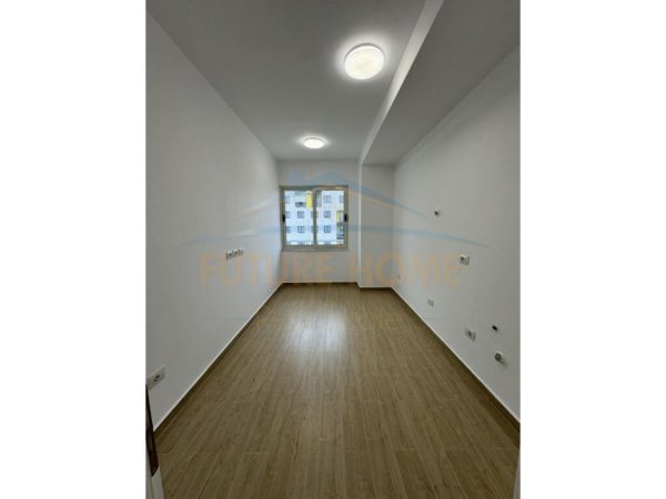 Shitet, Apartament 2+1, Yzberisht. UNA38809