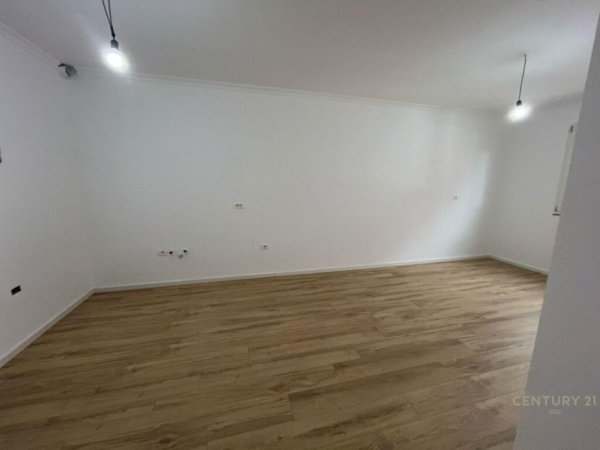 SHITET APARTAMENT 1+1 TEK XHAMIA TABAKEVE,RRUGA ELBASANIT!