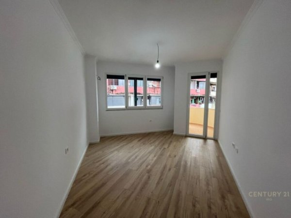 SHITET APARTAMENT 1+1 TEK XHAMIA TABAKEVE,RRUGA ELBASANIT!