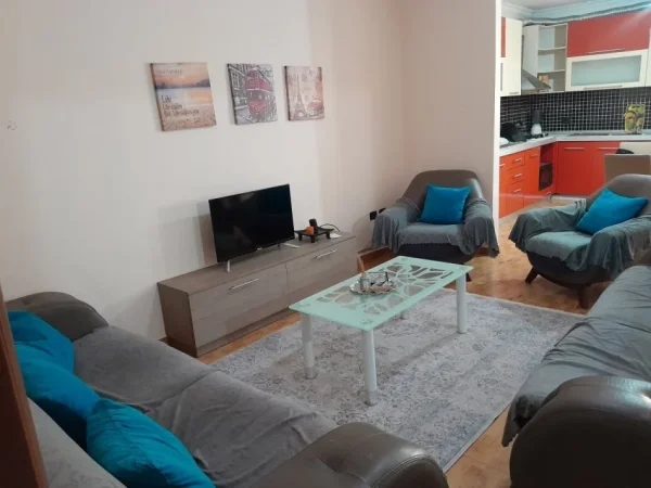JEPET ME APARTAMENT 2+1 450 EURO KOPSHTI ZOOLOGJIK