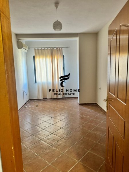 APARTAMENT ME QERA,RRUGA JORDAN MISJA, 45.000 LEKE