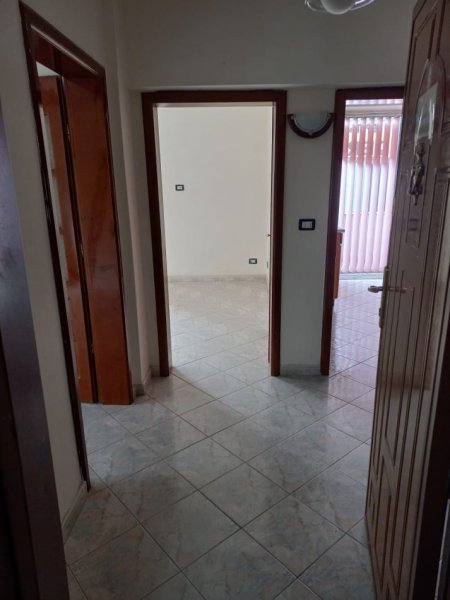 JAPIM ME QIRA APARTAMENT 3+1 TEK 21 DHJETORI  PER ZYRA