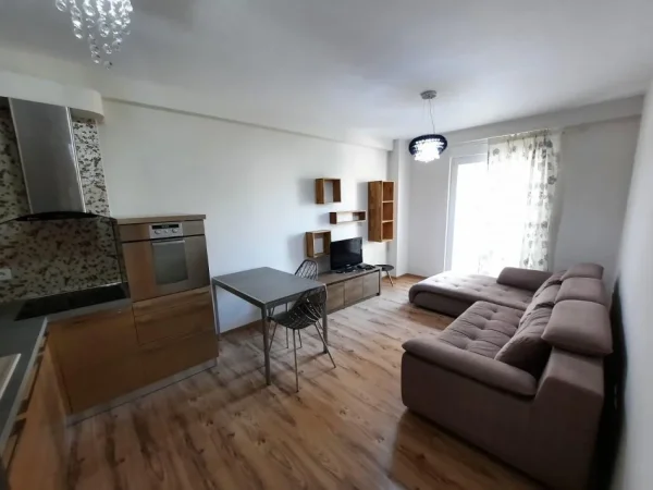 JEPET ME QERA APARTAMENT 1+1 500 EURO QYTET STUDENTI
