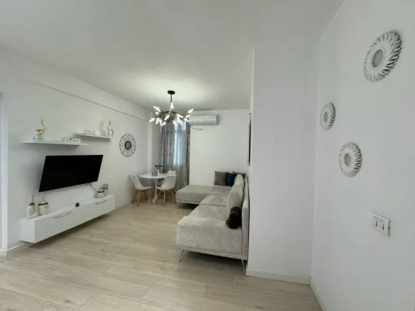 JEPET ME QERA APARTAMENT 2+1 1000 EURO ISH EKSPOZITA