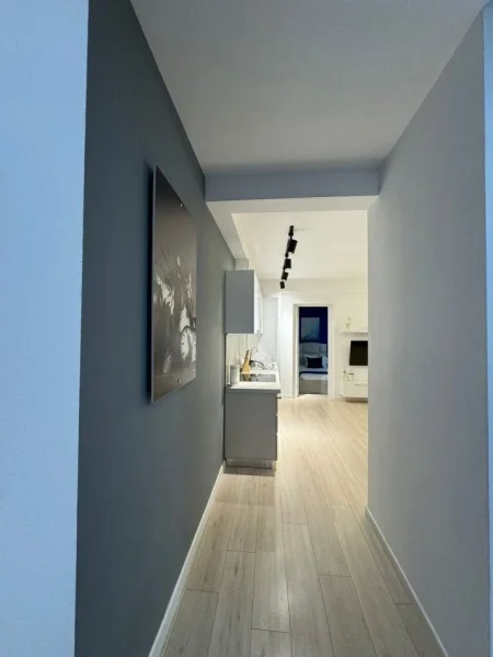 JEPET ME QERA APARTAMENT 2+1 1000 EURO ISH EKSPOZITA