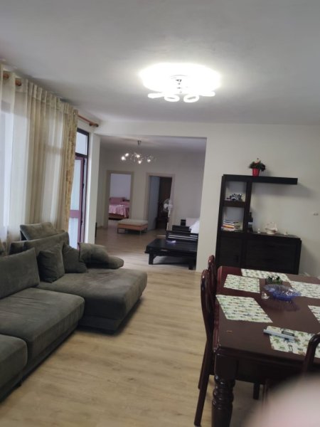 Apartament me qira 3+1+2 tuale prane prane Pazarit te ri 850 euro