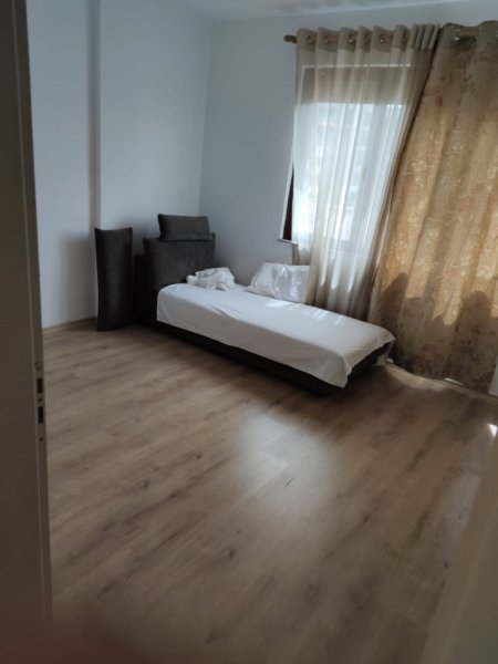 Apartament me qira 3+1+2 tuale prane prane Pazarit te ri 850 euro