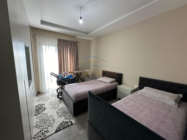 Shitet, Apartament 2+1+2, ne Green City Residence, pranë Unazës