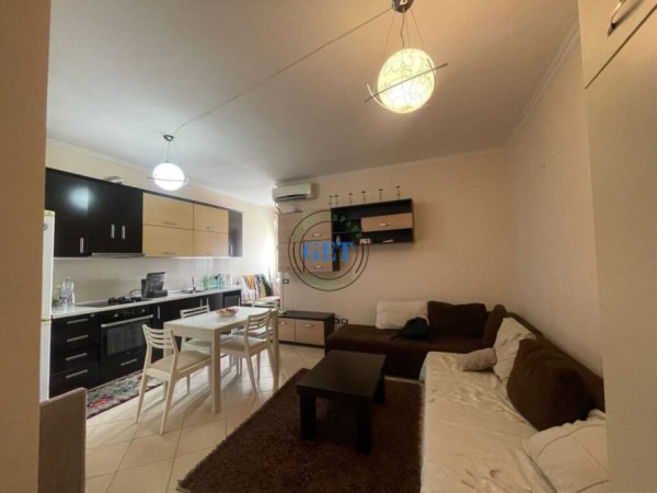 Shitet, Apartament 1+1, prane Kazazit, Durres