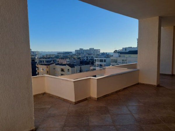 Shitet apartament 3+1 tek Shkembi i Kavajes, Durres