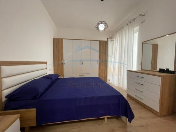 Shitet apartament 2+1+2 + 2 poste parkimi Rruga Dritan Hoxha 185 mij€