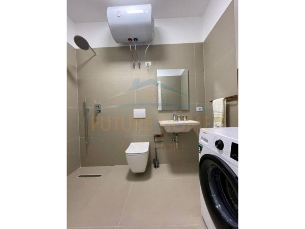 Shitet apartament 2+1+2 + 2 poste parkimi Rruga Dritan Hoxha 185 mij€