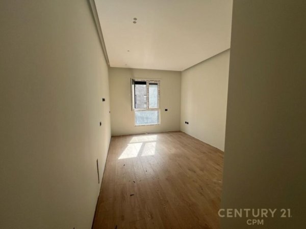 Apartament 2+1 per shitje ne Kamez