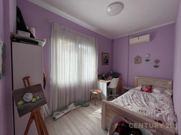 SHESIM APARTAMENT 3+1+2+POST PARKIMI TEK RRUGA PETI ! Liqeni i Thatë