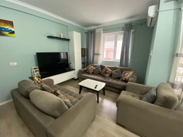 Shitet, Apartament 2+1+2, Fresku, Tirane