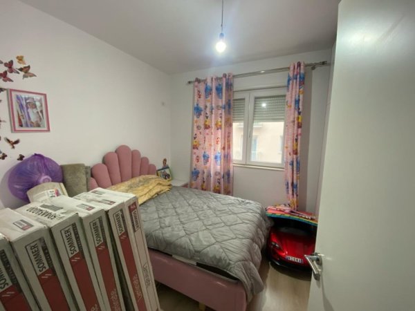 Shitet, Apartament 2+1+2, Fresku, Tirane