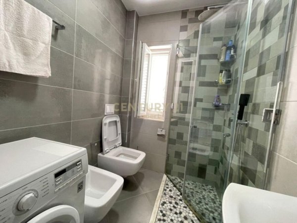 Apartament 2+1 për qira perballe Gjykates se Rrethit Gjyqësor , Tiranë