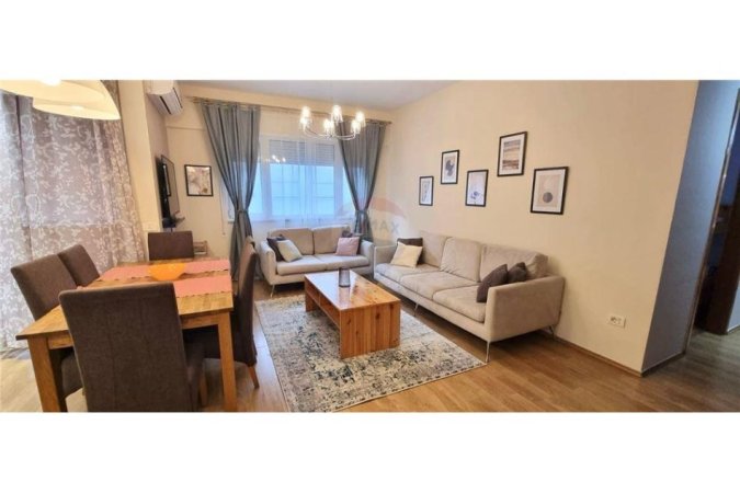 Jepet apartament me qira 2+1 tek Komuna e Parisit