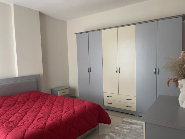 Shitet apartament 2+1+2 ne rrugen Kastriotet