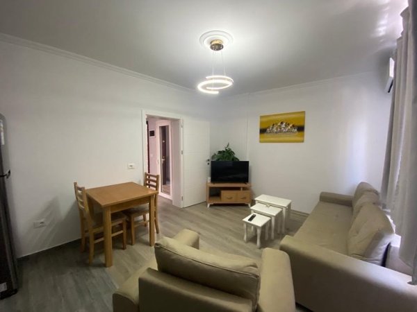 APARTAMENT 1+1 ME QIRA, QENDER TIRANE