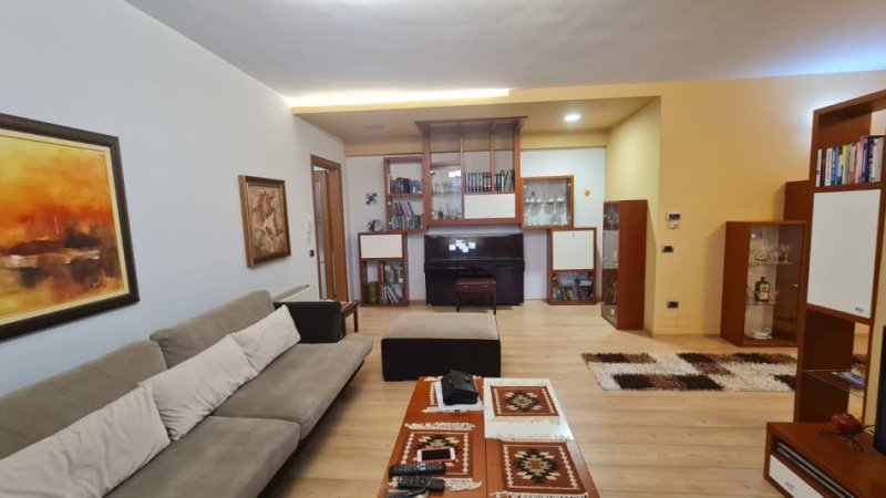 APARTAMENT 3+1+2+VERANDE TE ARTURBINA!