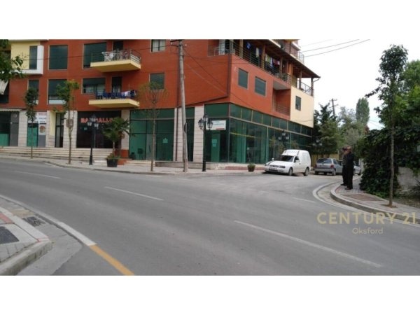 EKSKLUZIVE AMBJENT COMERCIAL NE FRESK 340000€ | 200 m² NETO