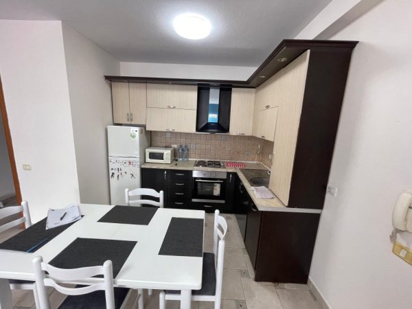 APARTAMENT ME QERA NE BLLOK