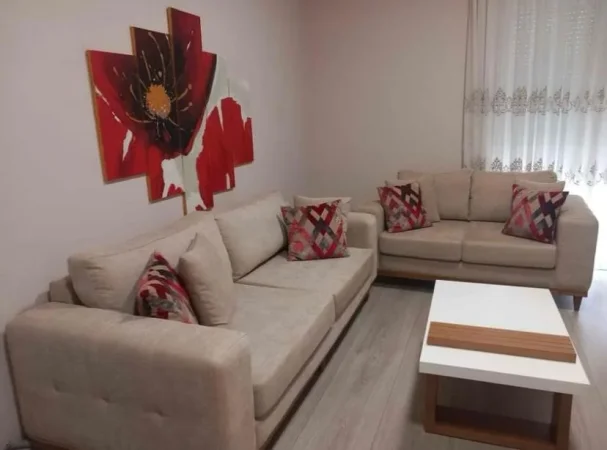 Jepet apartament me qera 2+1