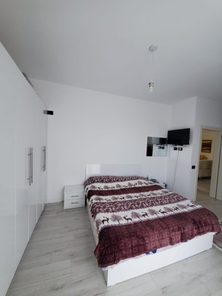 Qera, Apartament 2+1+2+Verandë, Fresk, Tiranë