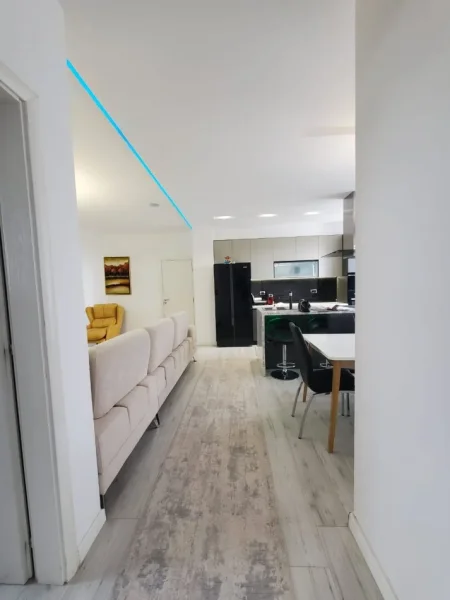 Qera, Apartament 2+1+2+Verandë, Fresk, Tiranë