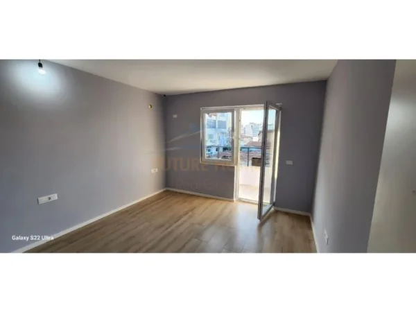 Apartament 2+1 me qera, Pazari i Ri