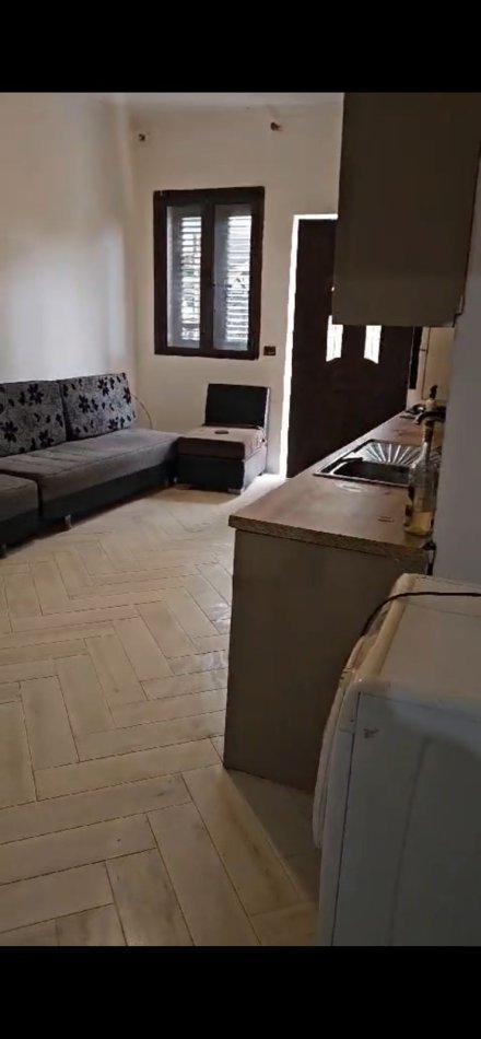 APARTAMENT2+1 ME QIRA tek (Spitali Ushtarak)