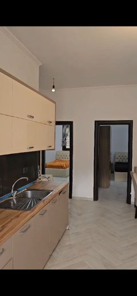 APARTAMENT2+1 ME QIRA tek (Spitali Ushtarak)