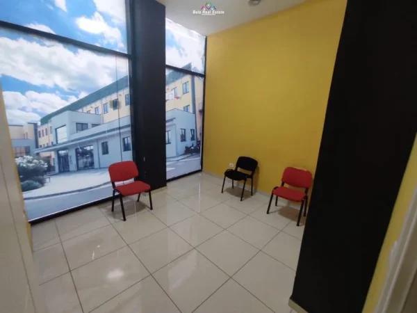 Zyre Me Qera Ne Qender Prane Toptanit (ID BZ2286) Tirane