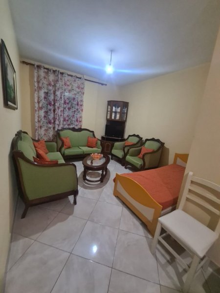 Apartament 1+1 me qera - Laprake