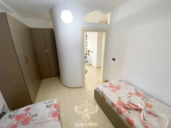 Jepet me Qera 
• 2+1 me ballkon
• 90 Metra
• Mobiluar
• Kati 7 me Ashensor pallat 9 Katsh
• Orientim Veri perendim
• Jepet per afatgjate
🏡Rruga Portit,Stacioni Trenit🏡
• 400€ Neto✅
WEB LINK : https://goldkeyrealestate.al/sq/DetajetePron%C3%ABs/15497211
Post Nr : 15497211
__________________________