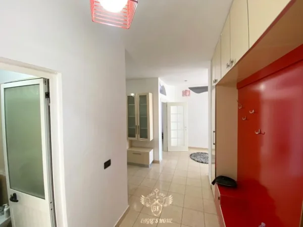 Jepet me Qera 
• 2+1 me ballkon
• 90 Metra
• Mobiluar
• Kati 7 me Ashensor pallat 9 Katsh
• Orientim Veri perendim
• Jepet per afatgjate
🏡Rruga Portit,Stacioni Trenit🏡
• 400€ Neto✅
WEB LINK : https://goldkeyrealestate.al/sq/DetajetePron%C3%ABs/15497211
Post Nr : 15497211
__________________________