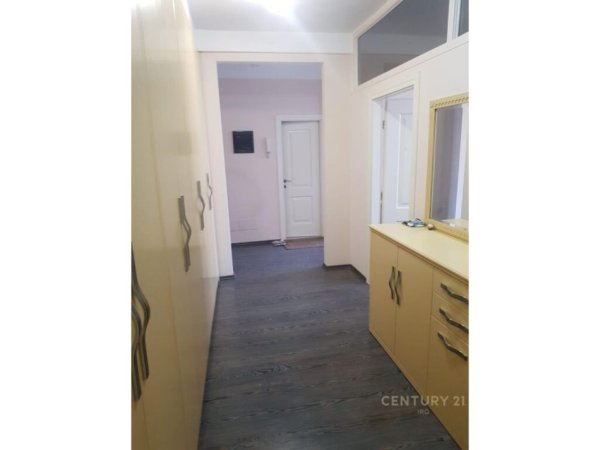 APARTAMENT 1+1 TEK RRUGA E ELBASANIT!