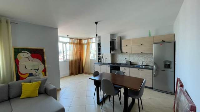 Tirane, jepet me qera apartament 1+1+BLK Kati 6, 62 m² 500 Euro (komuna e parisit)