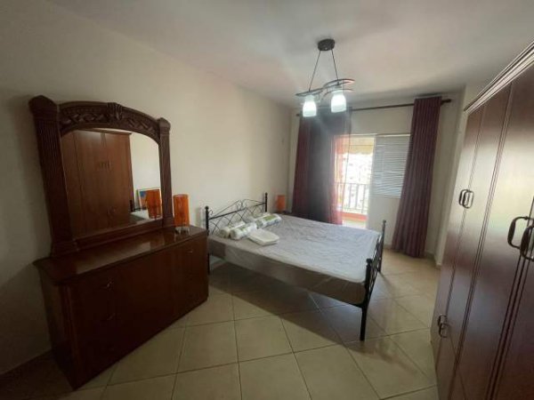 Tirane, jepet me qera apartament 1+1+BLK Kati 6, 62 m² 500 Euro (komuna e parisit)