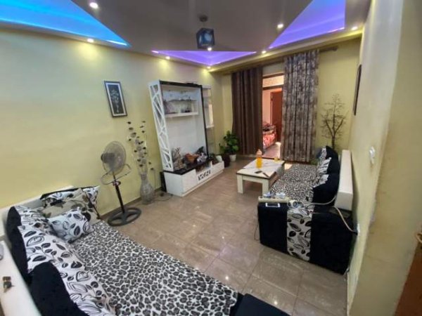Tirane, jepet me qera apartament 2+1+BLK Kati 1, 73 m² 25.000 Leke (Shkolla e Bashkuar)