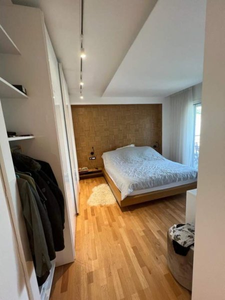 Tirane, shes apartament 3+1+BLK Kati 1, 1.712 m² 300.000 Euro (Teg)