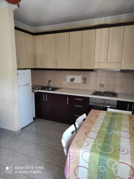 Tirane, jepet me qera apartament 1+1+BLK Kati 5, 25.000 Leke (Besim Alla)