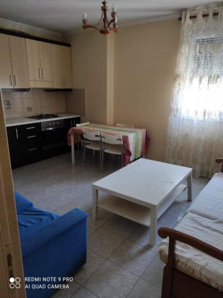Tirane, jepet me qera apartament 1+1+BLK Kati 5, 25.000 Leke (Besim Alla)