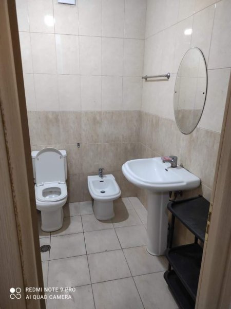 Tirane, jepet me qera apartament 1+1+BLK Kati 5, 25.000 Leke (Besim Alla)