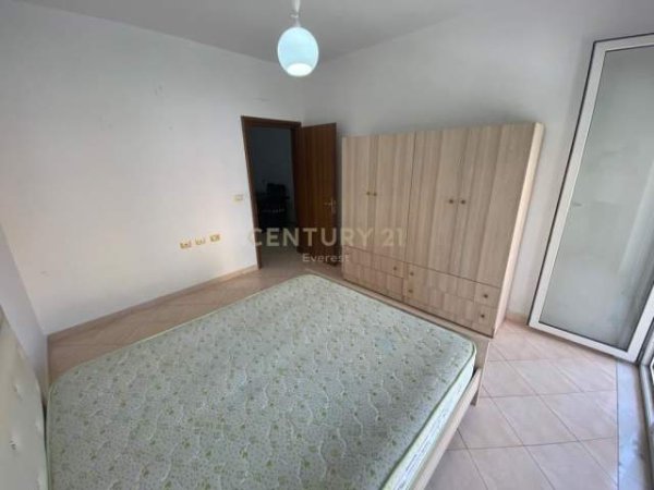 Tirane, jepet me qera apartament 1+1+BLK Kati 2, 67 m² 350 Euro (Liqeni i Thate)