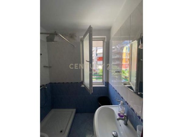 Tirane, jepet me qera apartament 1+1 Kati 2, 67 m² 350 Euro (Liqeni i Thate)