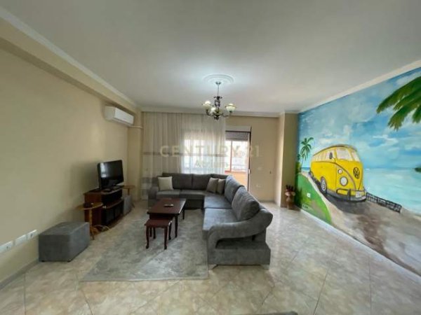 Tirane, jepet me qera apartament 2+1 Kati 4, 89 m² 500 Euro (Bulevardi Zogu i Pare)