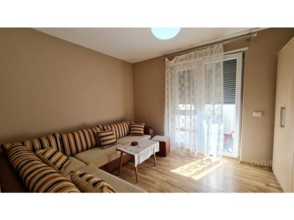 Tirane, jepet me qera apartament 2+1 Kati 5, 114 m² 550 Euro (Pazari i Ri)